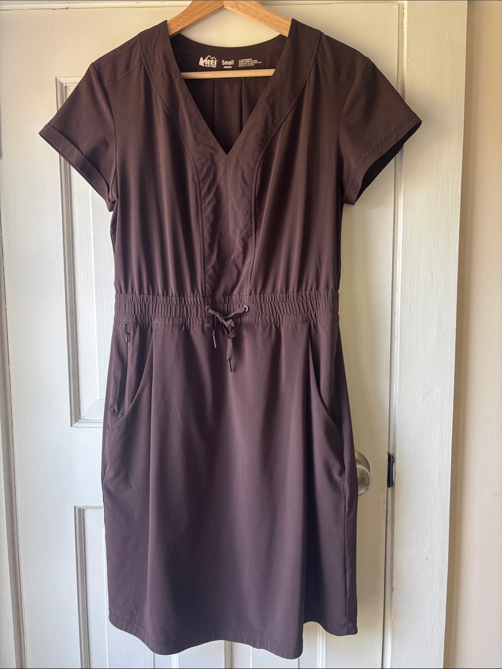 REI Brown VâNeck Drawstring Dress